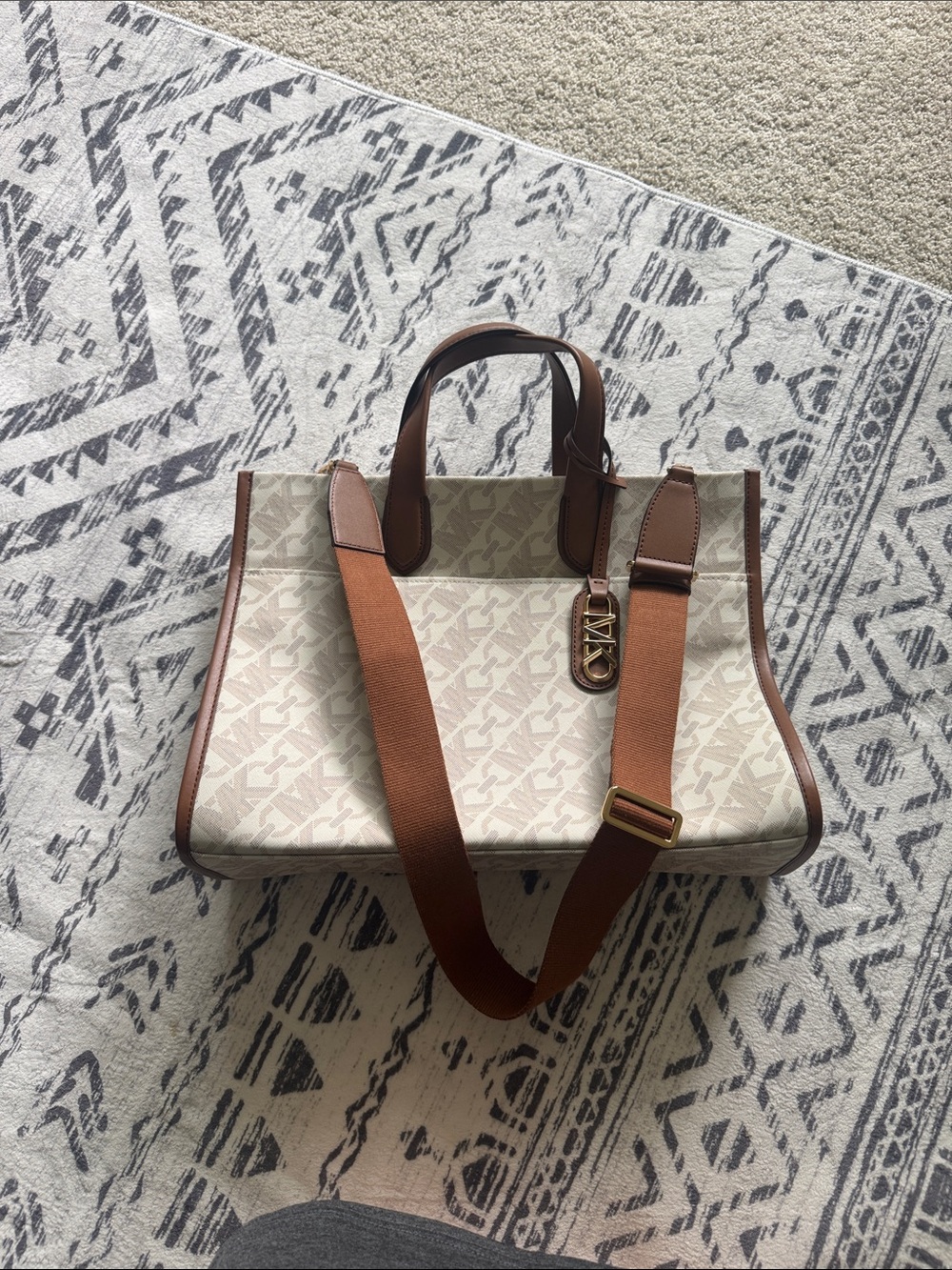 Michael Kors Cream and Brown Logo Tote with Adjustable Strap - Picture 2 of 4